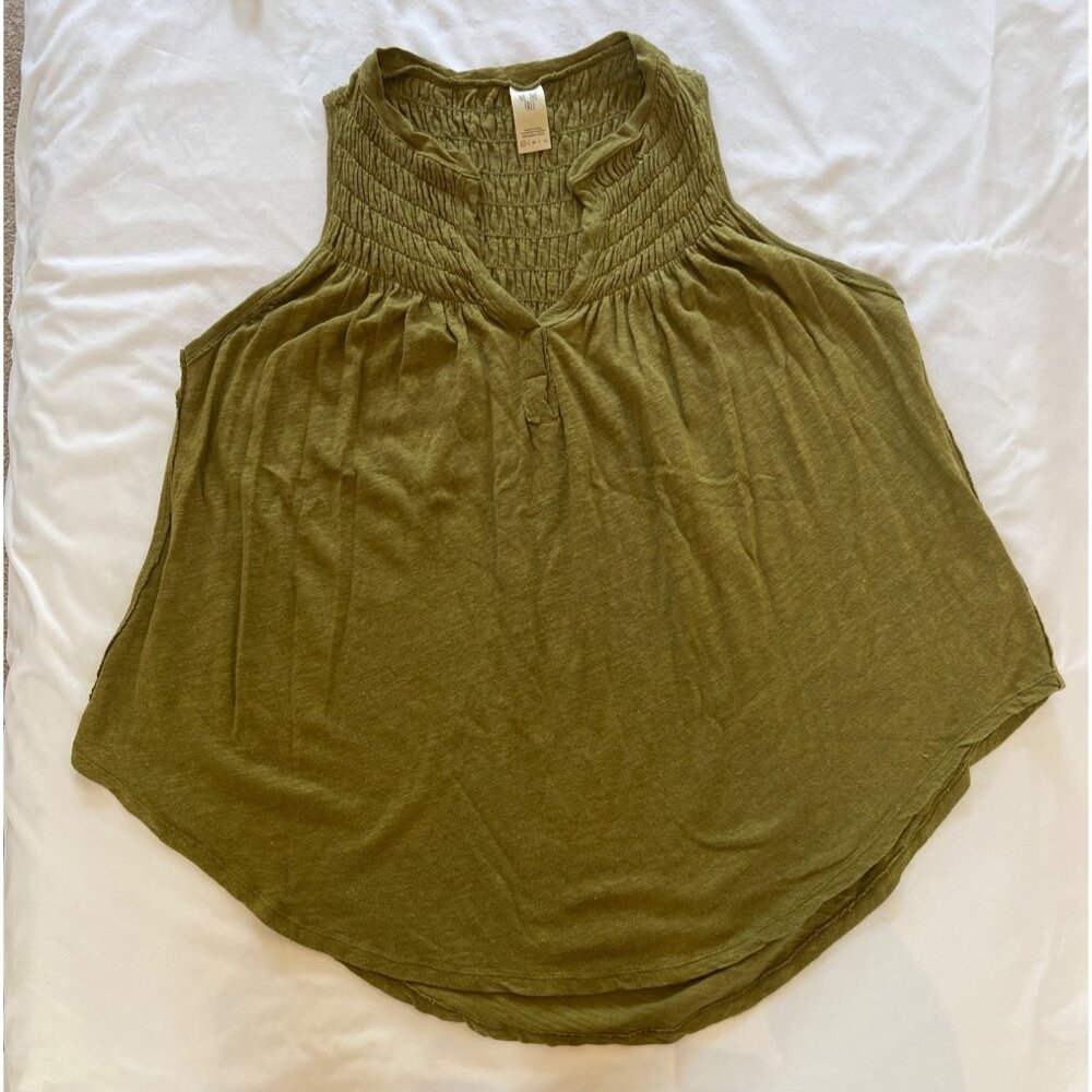 We The Free Olive Green Sleeveless Smocked Top XS Linen/Cotton Blend Womens Rela